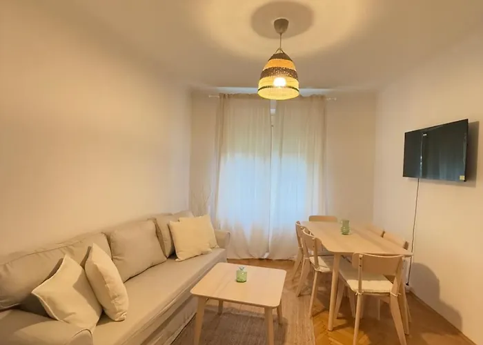 Stylish In The Center